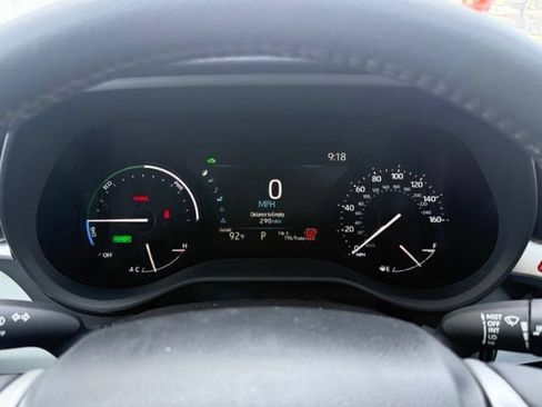Used 2025 Toyota Sienna XLE FWD image 30