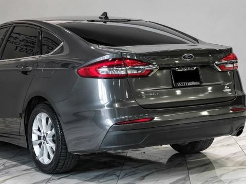 Used 2020 Ford Fusion SE FWD image 15