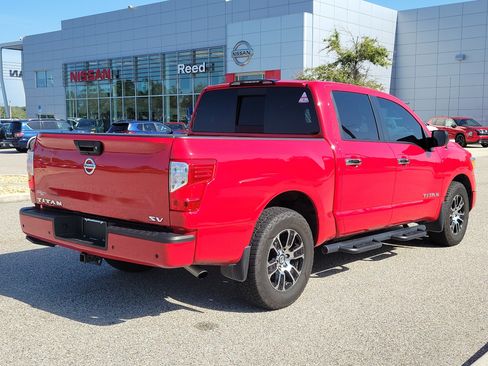 Used 2021 Nissan Titan SV w/ SV Convenience Package RWD image 5