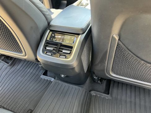 Used 2016 Volvo XC90 T6 Inscription w/ Vision Package image 38