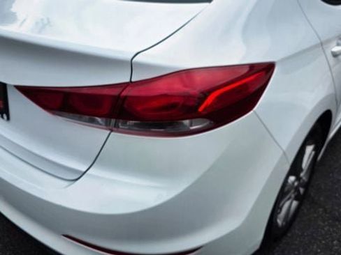 Used 2017 Hyundai Elantra SE image 42