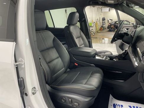 Used 2024 Chevrolet Traverse RS AWD/4WD image 27