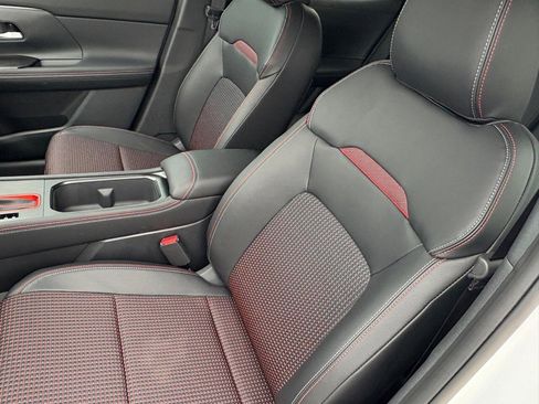 New 2025 Nissan Kicks SR image 19