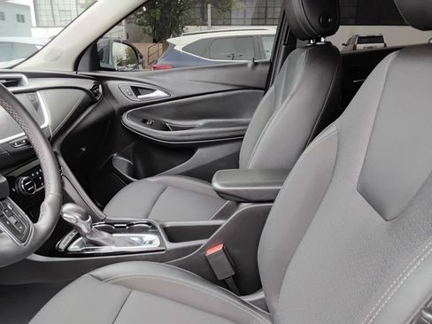 Used 2022 Buick Encore GX Select w/ Sport Touring Package FWD image 9