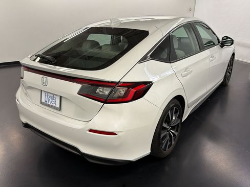 Certified 2024 Honda Civic EX-L image 9