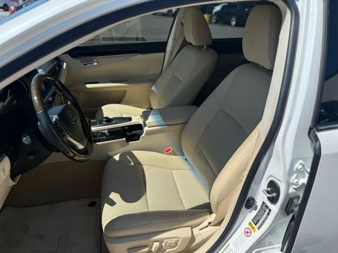 Used 2015 Lexus ES 350 w/ Premium Package FWD image 9