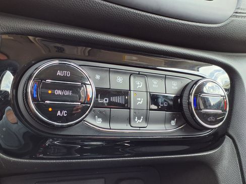 Used 2023 Buick Encore GX Select w/ Sport Touring Package FWD image 8