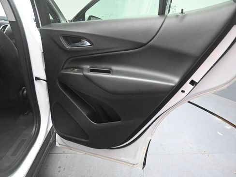 Used 2023 Chevrolet Equinox LT image 20
