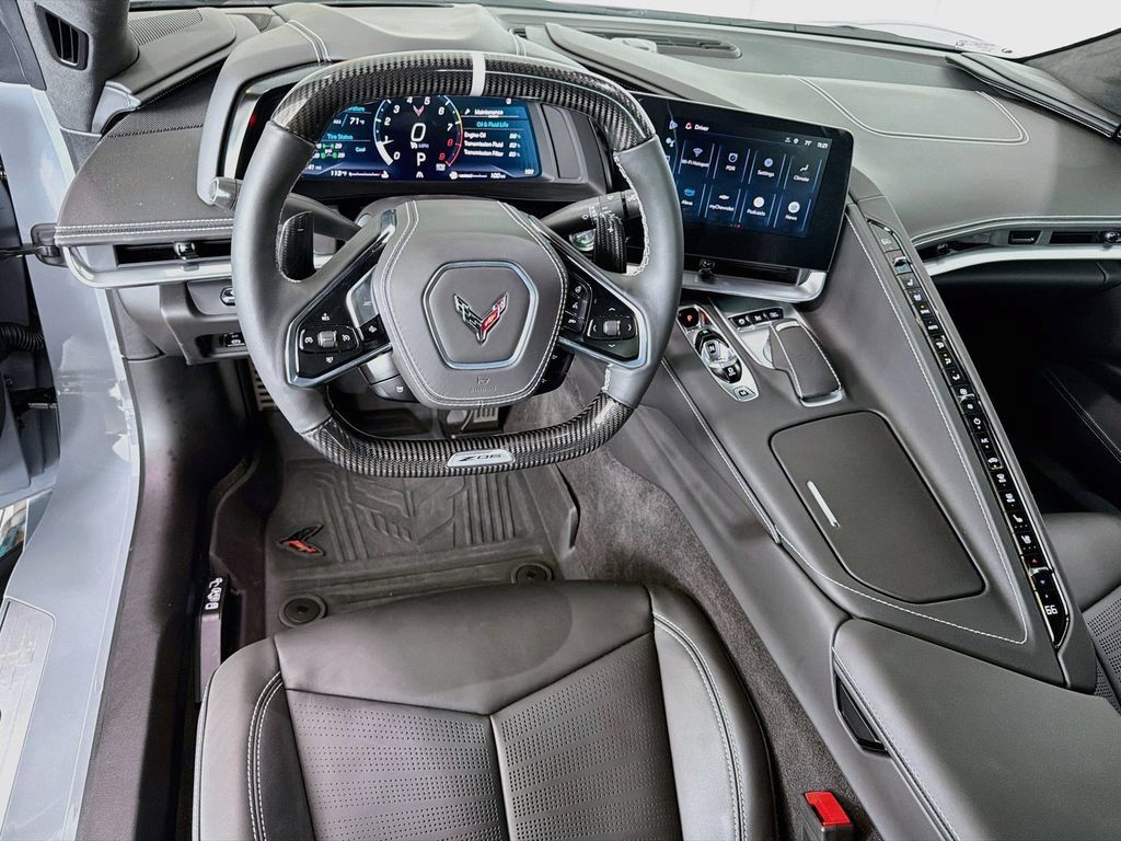Used 2025 Chevrolet Corvette Z06 RWD image 23