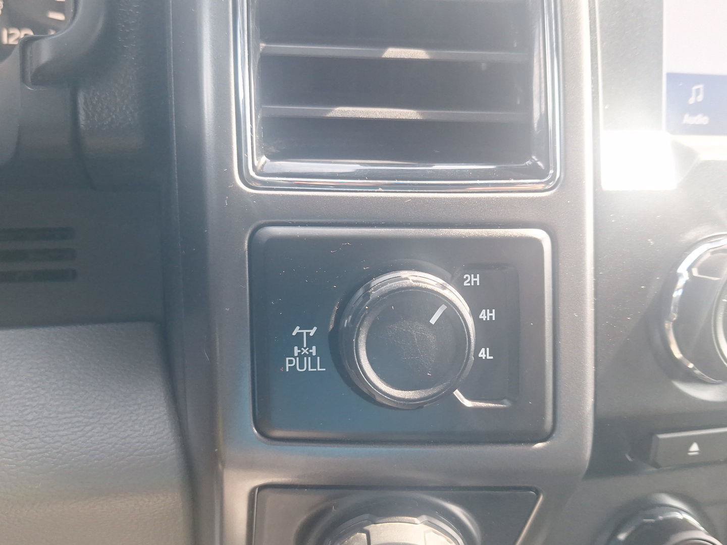 Used 2018 Ford F150 XLT w/ Equipment Group 302A Luxury AWD/4WD image 31