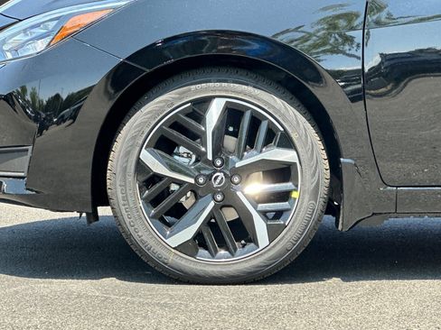 Used 2025 Nissan Versa SR w/ Trunk Package image 25