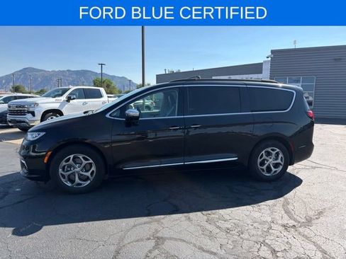Used 2022 Chrysler Pacifica Limited FWD image 15
