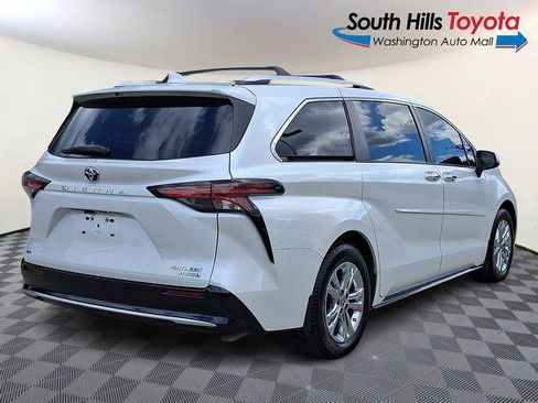 Certified 2022 Toyota Sienna Platinum AWD/4WD image 6