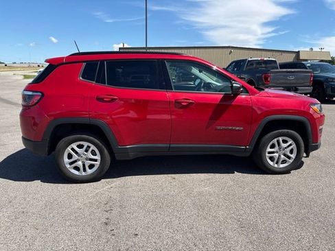 Used 2018 Jeep Compass Sport w/ Tech Group AWD/4WD image 9