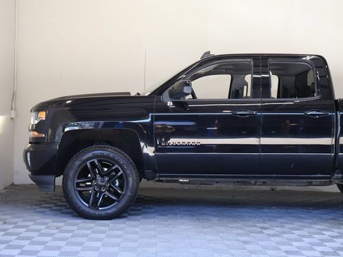 Used 2017 Chevrolet Silverado 1500 LT w/ Redline Edition AWD/4WD image 8