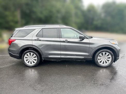 Used 2020 Ford Explorer Limited w/ Hybrid Equipment Group 310A AWD/4WD image 9