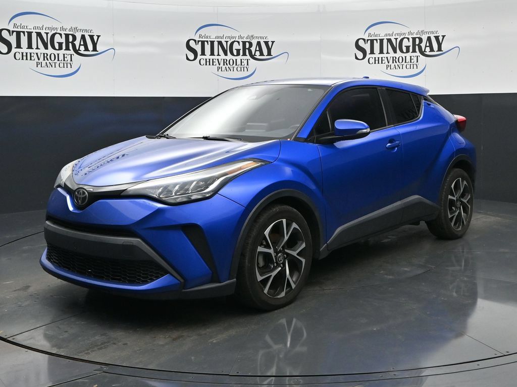 Used 2021 Toyota C-HR XLE FWD image 3
