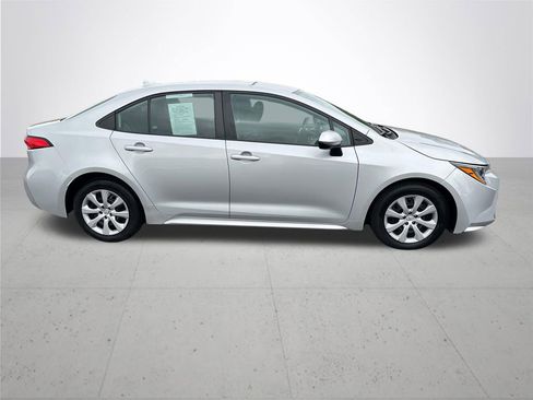 Used 2024 Toyota Corolla LE FWD image 5