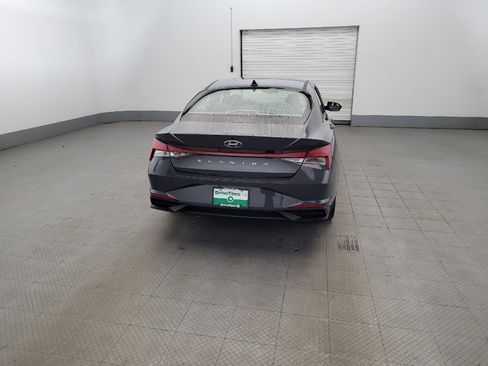 Used 2023 Hyundai Elantra SE FWD image 7