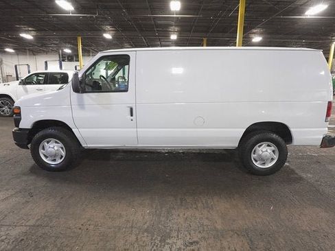Used 2009 Ford E-350 and Econoline 350 Super Duty image 2