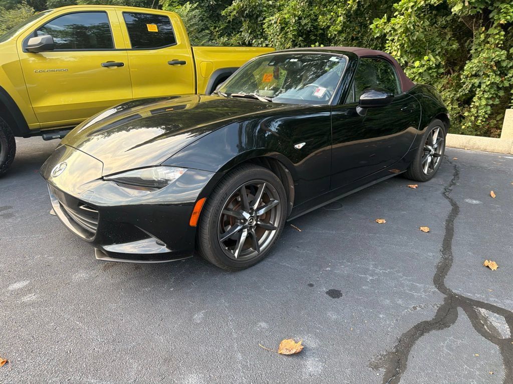 Used 2018 MAZDA MX-5 Miata Grand Touring RWD image 3