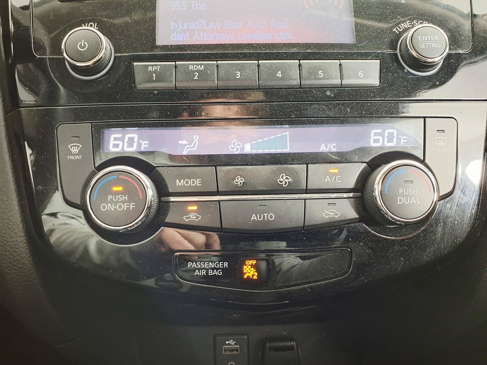 Used 2017 Nissan Rogue SV FWD image 20