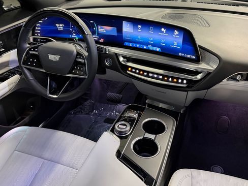 Certified 2024 Cadillac Lyriq Luxury RWD image 4