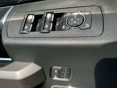 Used 2019 Ford F150 Platinum w/ Equipment Group 701A Luxury AWD/4WD image 12