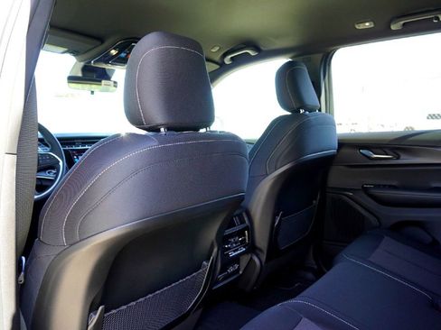 New 2025 Jeep Grand Cherokee Laredo w/ Luxury Tech Group I image 22