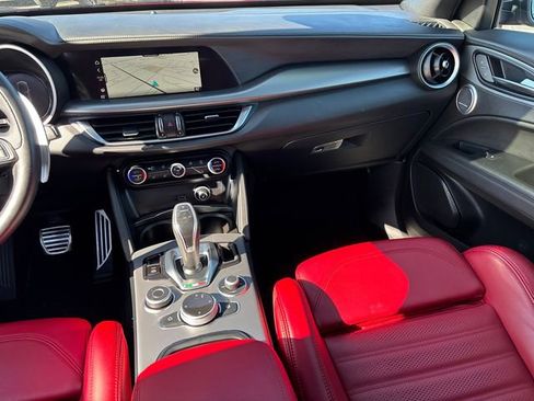 Used 2024 Alfa Romeo Stelvio Veloce image 12