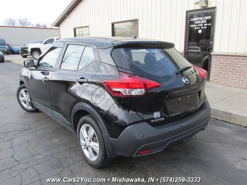 Used 2020 Nissan Kicks S image 5