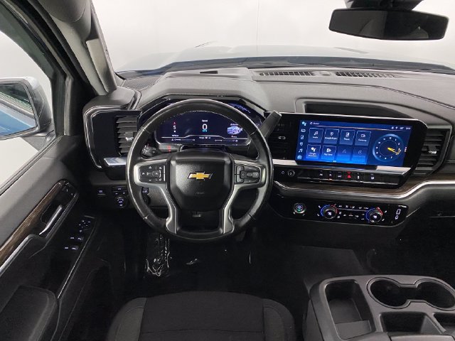 Used 2024 Chevrolet Silverado 1500 LT AWD/4WD image 14