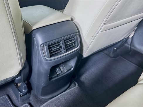 Used 2018 Honda CR-V Touring image 29