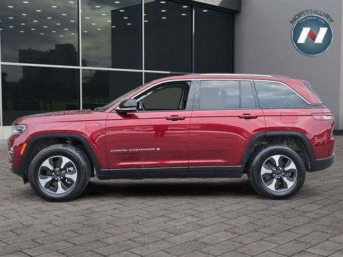 Used 2023 Jeep Grand Cherokee 4WD 4xe image 14