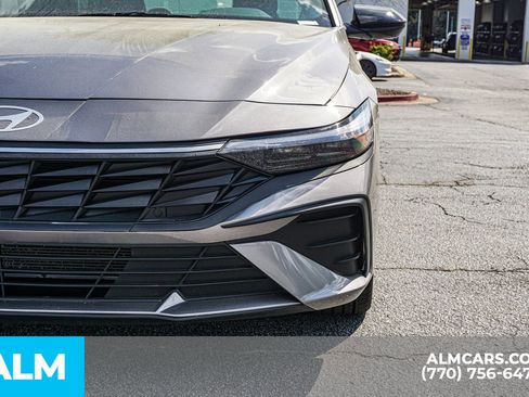 Used 2025 Hyundai Elantra Sport image 18