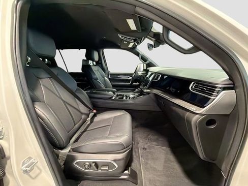 Used 2022 Jeep Wagoneer Series III w/ Convenience Group I image 27