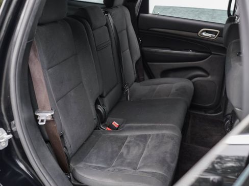 Used 2017 Jeep Grand Cherokee Laredo image 25