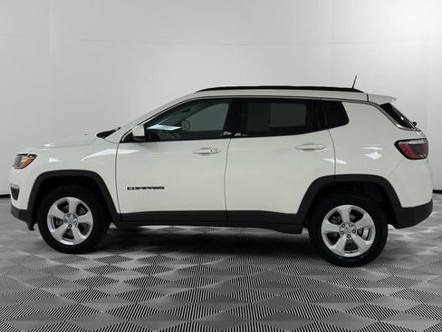Used 2019 Jeep Compass Latitude w/ Popular Equipment Group AWD/4WD image 2