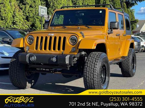 Used 2014 Jeep Wrangler Unlimited Sahara AWD/4WD image 8