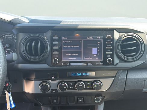 Used 2022 Toyota Tacoma SR AWD/4WD image 19