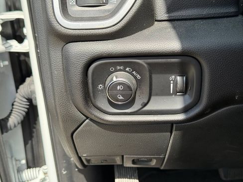 Used 2024 RAM 3500 Big Horn w/ Night Edition AWD/4WD image 19