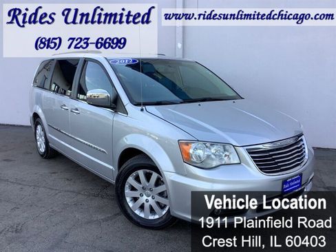 Used 2012 Chrysler Town & Country Touring-L w/ Entertainment Group #2 image 8
