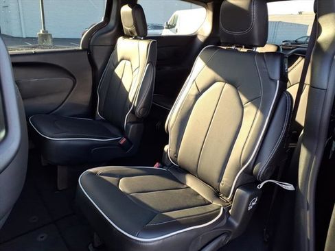 New 2026 Chrysler Pacifica Limited w/ S Appearance Package image 14