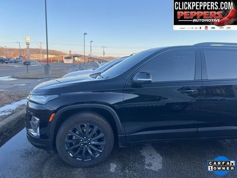 Used 2022 Chevrolet Traverse RS image 2