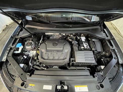 Certified 2024 Volkswagen Tiguan SE R-Line image 32