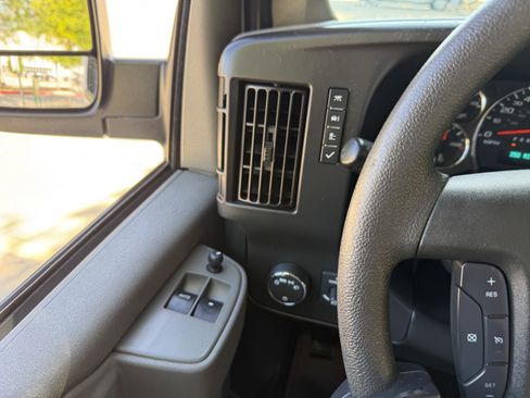 Used 2019 Chevrolet Express 3500 LT w/ LT Preferred Equipment Group RWD image 16