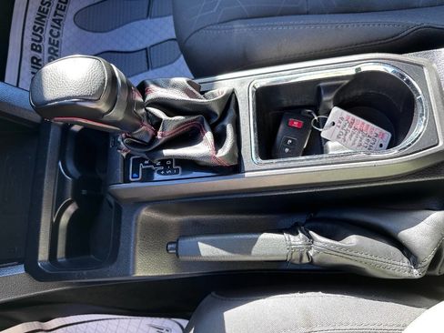 Used 2017 Toyota Tacoma TRD Sport image 14