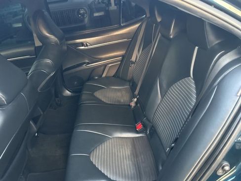 Used 2020 Toyota Camry SE image 10