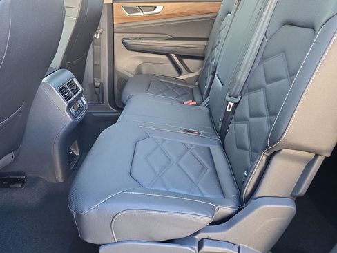 Used 2026 Volkswagen Atlas SE AWD/4WD image 19