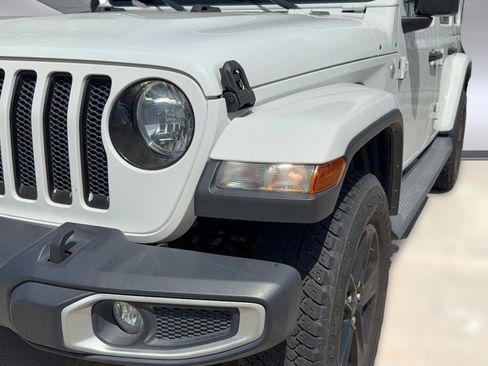 Used 2019 Jeep Wrangler Unlimited Sahara AWD/4WD image 12